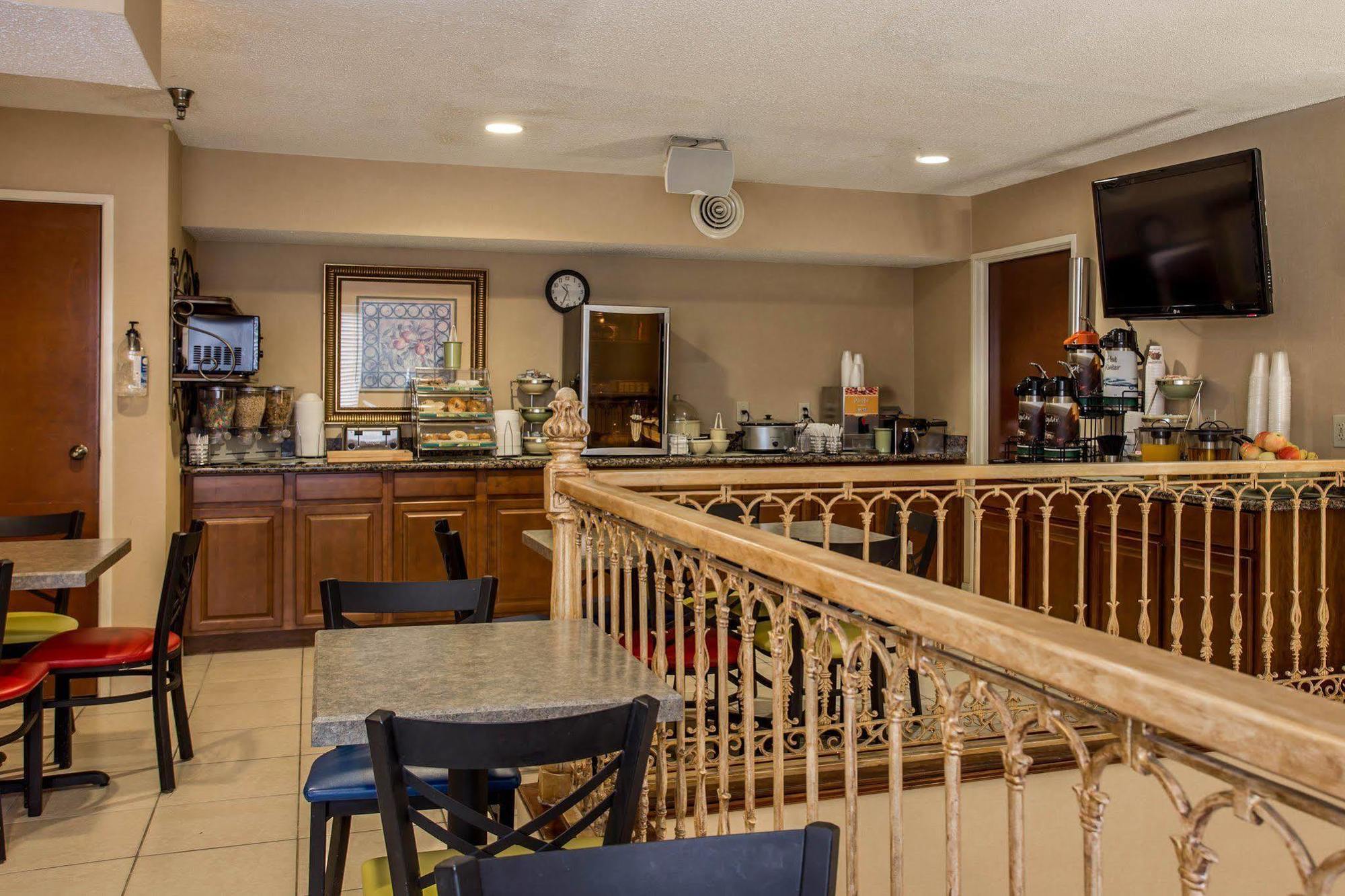 Quality Inn Huntersville Near Lake Norman Exterior foto